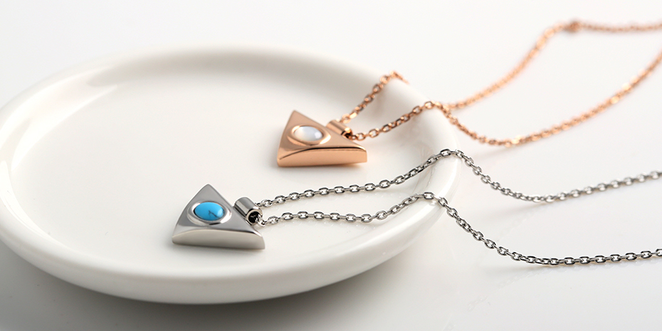 Stainless steel pyramid necklace