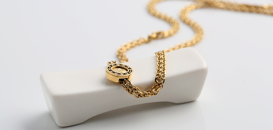 Double chain necklace
