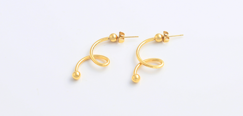 Simple curved earrings