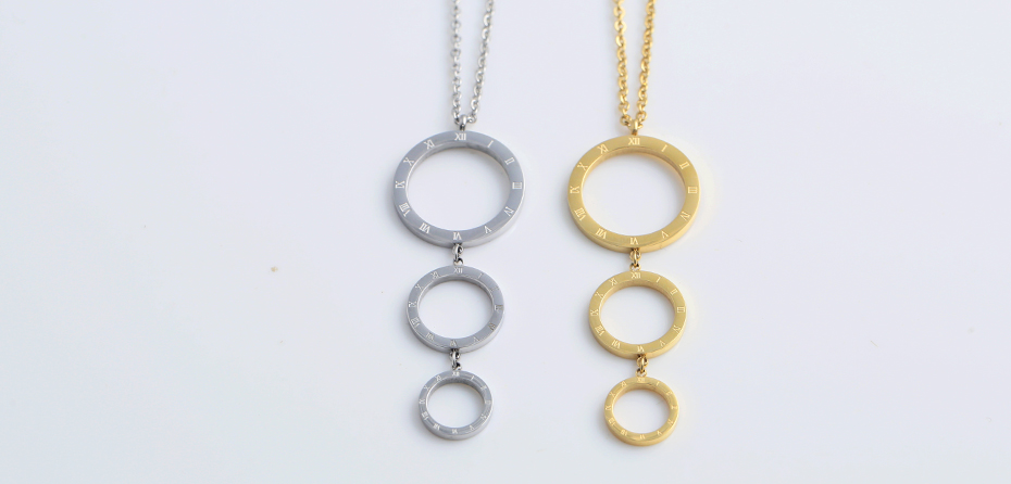 Roman three ring pendant necklace
