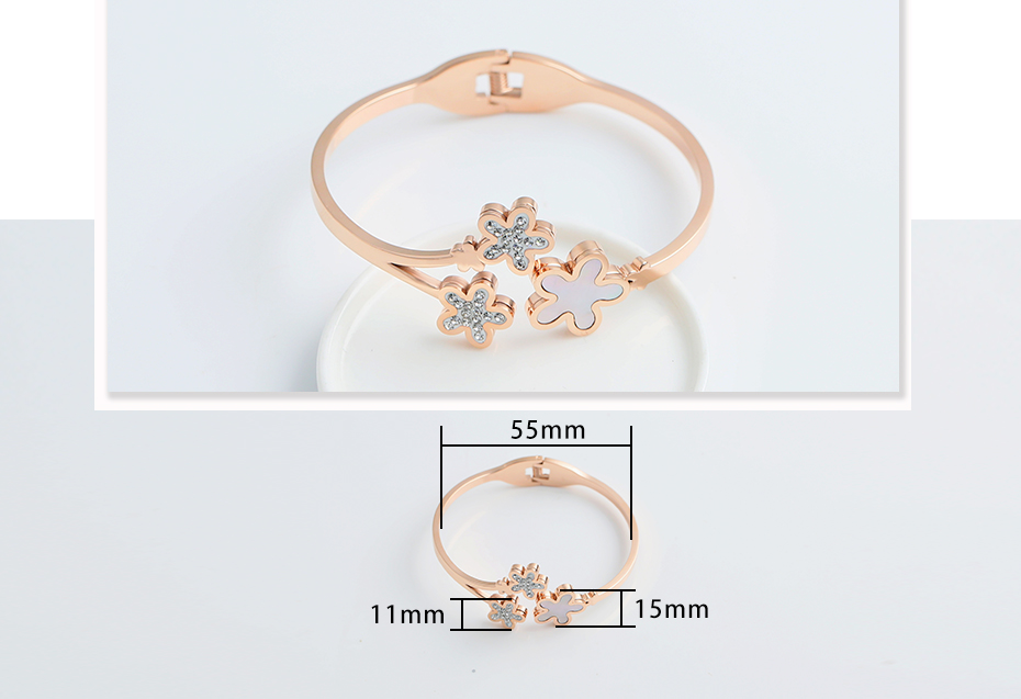 Fashion size flower bracelet