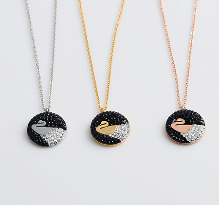 Black and white mud swan necklace