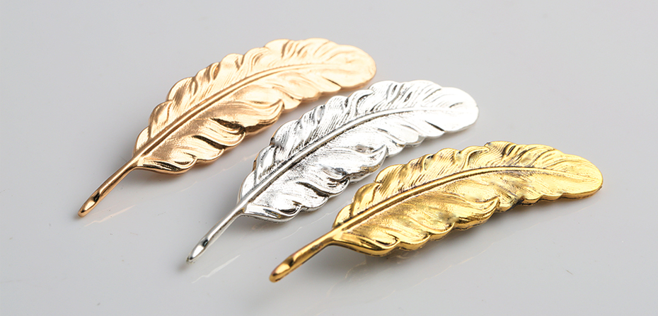 New style feather brooch