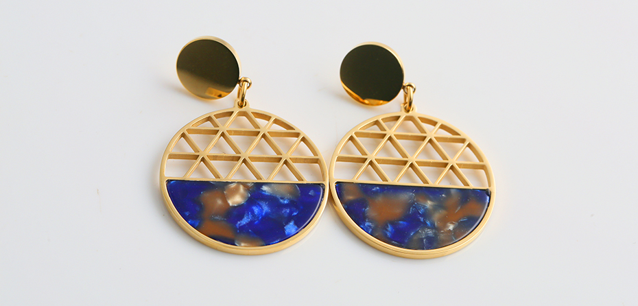 Round acrylic earrings
