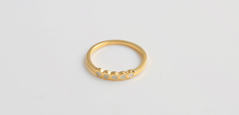 Wavy stainless steel ring