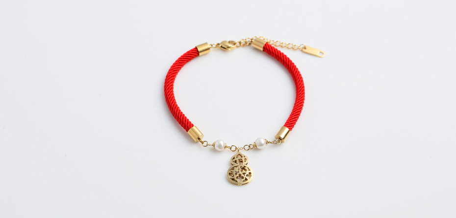 Hollow gourd pearl red rope bracelet