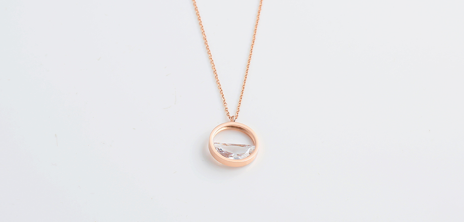 Round ring semi-drilled stainless steel necklace
