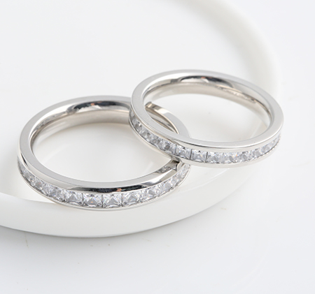 Diamond-studded stainless steel ring