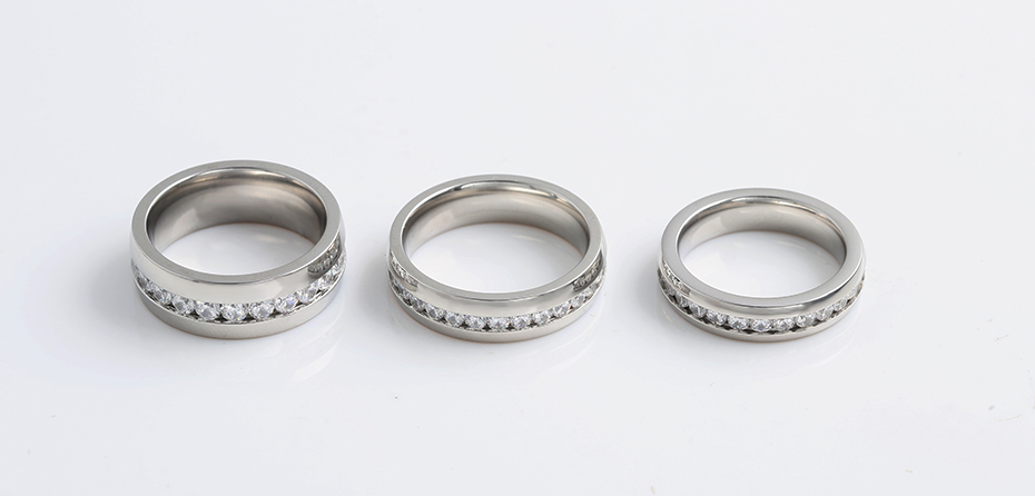 Fashion diamond-studded titanium steel ring