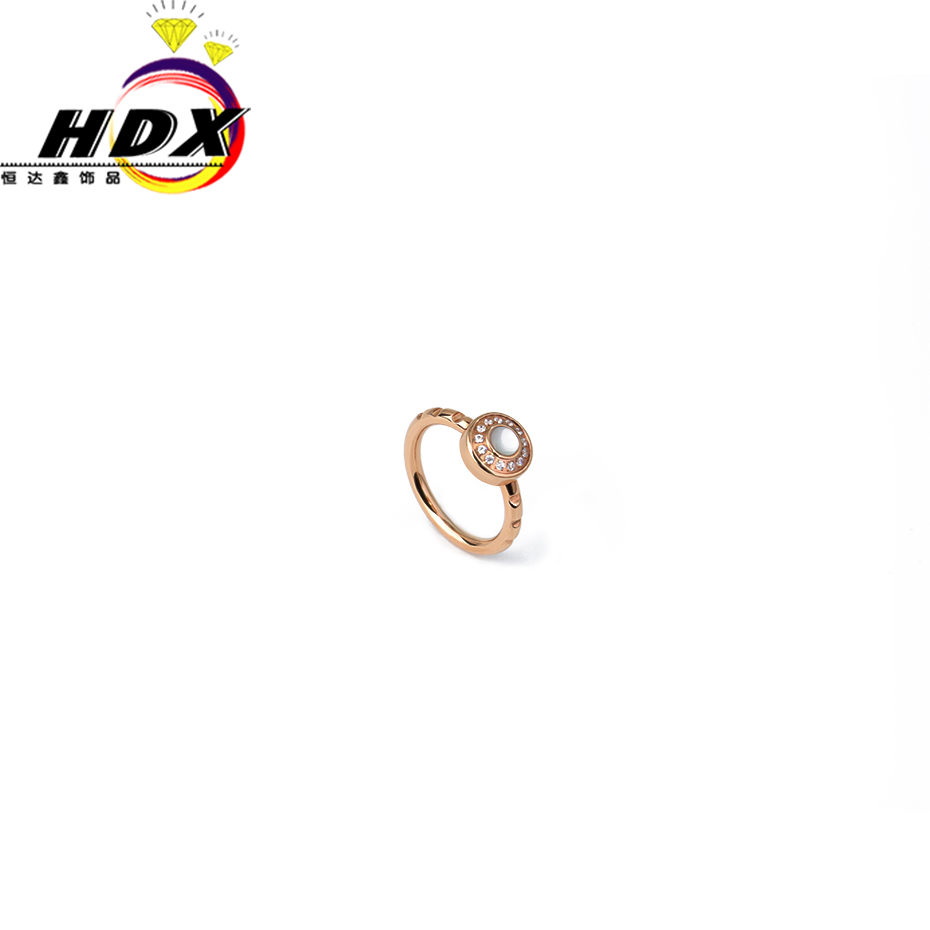 Elegant and fresh female white shell diamond core ring