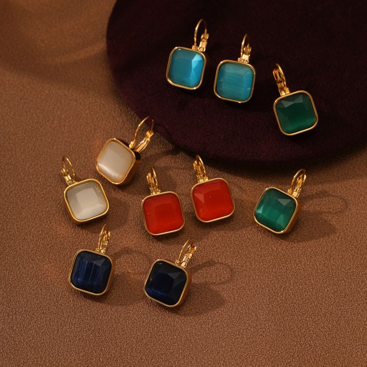 Square colored zircon earrings