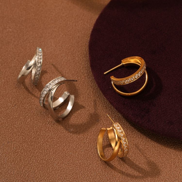 Double C-shaped open smooth earrings with semi-circular diamond inlay earrings
